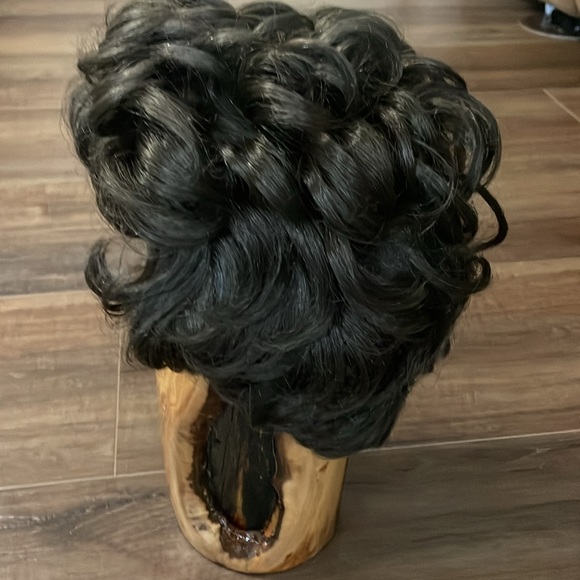 Short Brown Curly wig Hong Kong main image 4